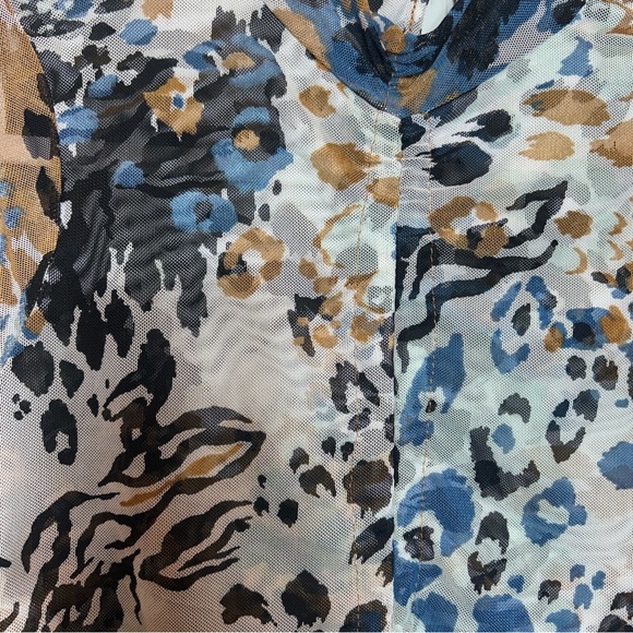 Stylish Women's Printed Top - Picture 3 of 5